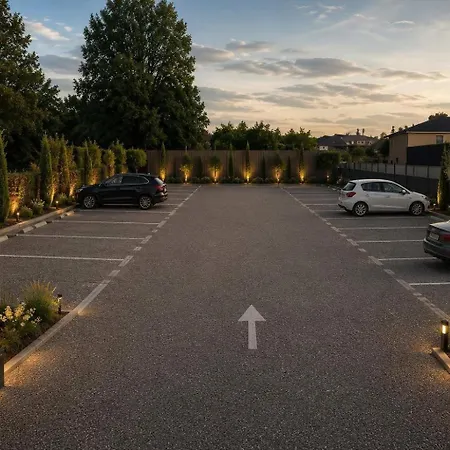 Garden Garden Hotel